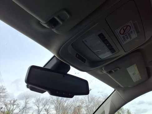 Used 2019 GMC Canyon SLE image 14