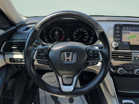 Used 2018 Honda Accord Touring image 15