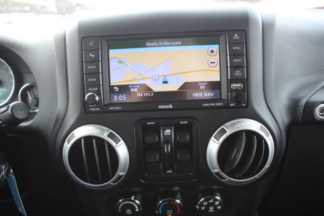Used 2018 Jeep Wrangler Unlimited Sahara w/ Dual Top Group AWD/4WD image 24