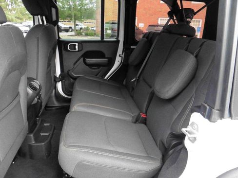 Used 2024 Jeep Wrangler Unlimited AWD/4WD image 12