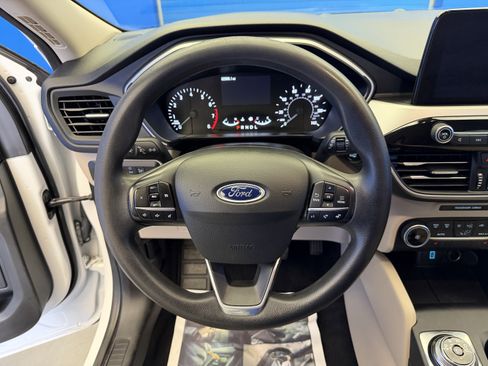 Used 2020 Ford Escape SE FWD image 15