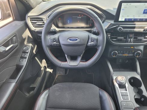 Used 2023 Ford Escape ST-Line image 12