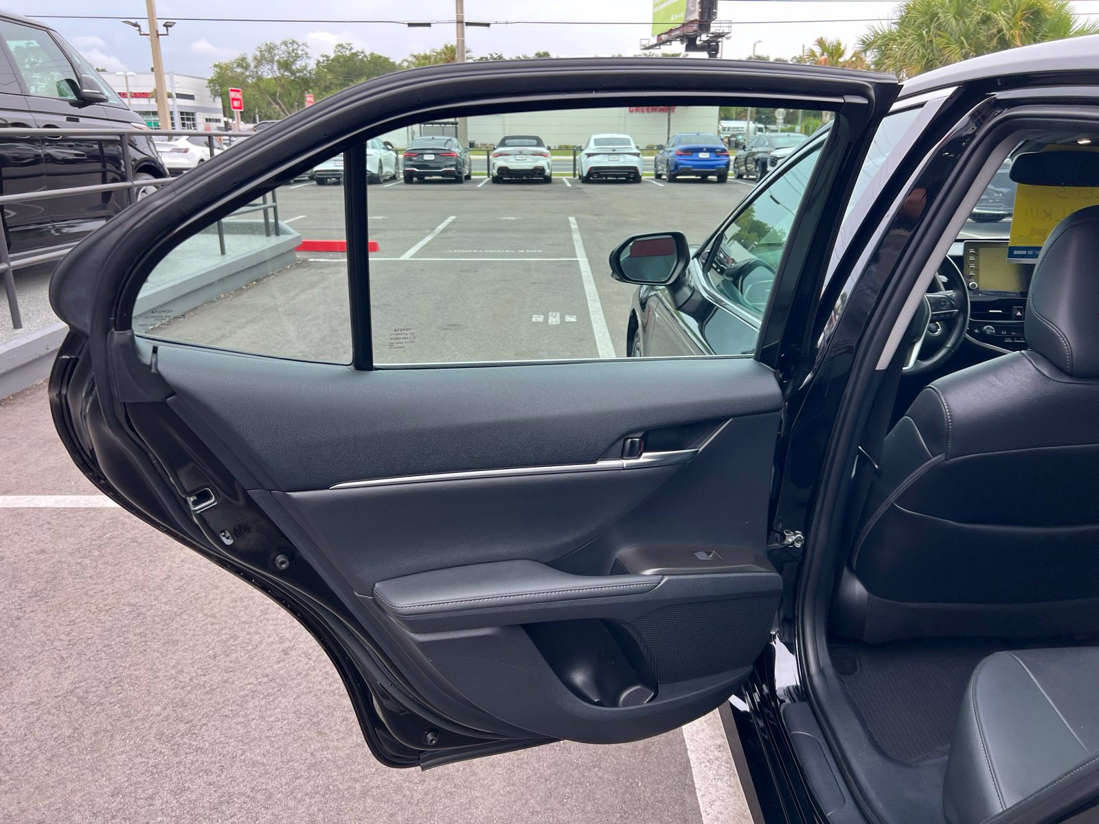 Used 2021 Toyota Camry XLE FWD image 36
