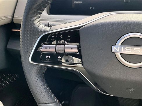 Used 2023 Nissan Ariya AWD image 11