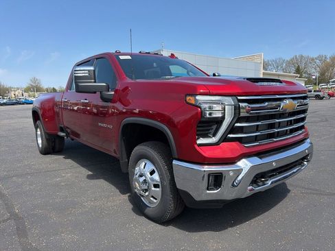 New 2026 Chevrolet Silverado 3500 LTZ w/ LTZ Convenience Package AWD/4WD image 2