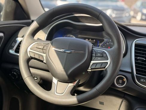 Used 2016 Chrysler 200 Limited image 33