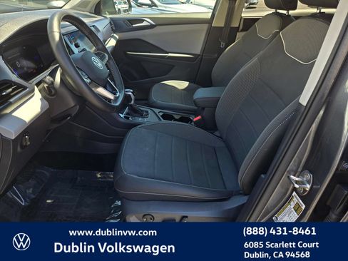 Certified 2023 Volkswagen Taos SE w/ Panoramic Sunroof Package FWD image 15