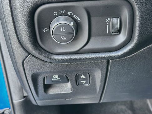 Used 2021 RAM 1500 Big Horn AWD/4WD image 33