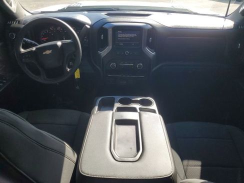 Used 2021 Chevrolet Silverado 2500 Custom w/ Custom Value Package image 10