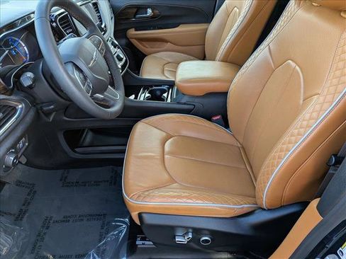 Used 2023 Chrysler Pacifica Pinnacle image 15