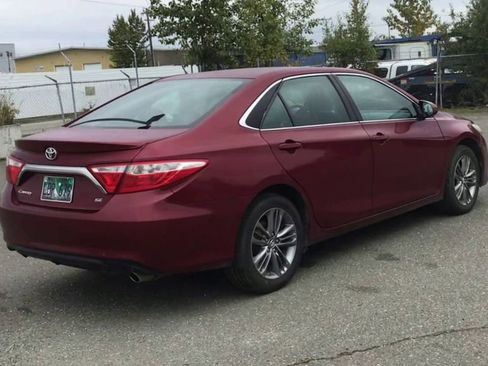 Used 2017 Toyota Camry SE image 8