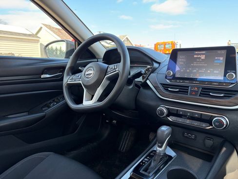 Used 2025 Nissan Altima 2.5 SV image 34