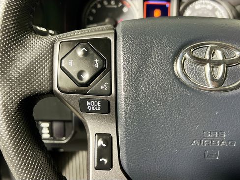 Used 2023 Toyota Tacoma TRD Sport w/ Advanced Technology Package image 18