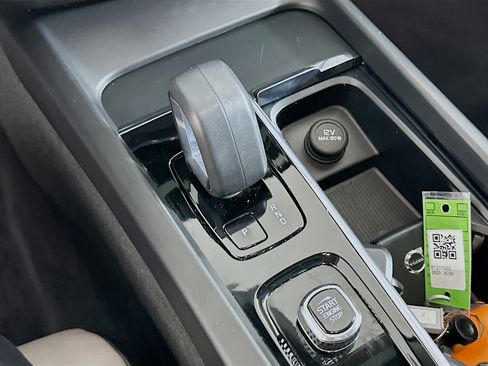 Used 2023 Volvo XC60 B5 Core w/ Climate Package FWD image 25