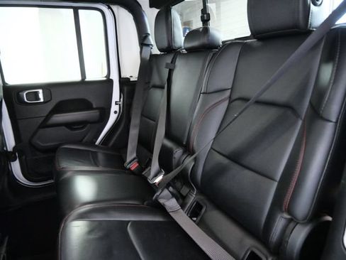 Used 2020 Jeep Gladiator Rubicon AWD/4WD image 16