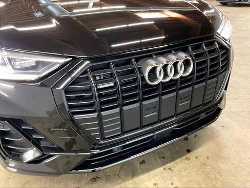 Certified 2023 Audi Q3 2.0T Premium w/ Black Optic Sport Package image 31