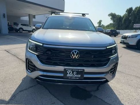 Used 2024 Volkswagen Atlas SEL Premium R-Line AWD/4WD image 3