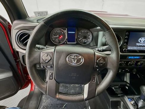Used 2022 Toyota Tacoma TRD Sport AWD/4WD image 11