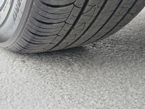 Certified 2026 Hyundai Venue SEL FWD image 33