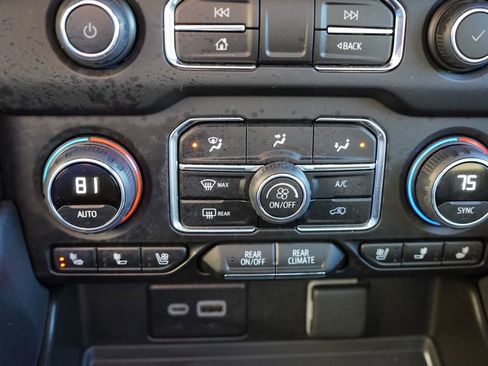 Certified 2024 Chevrolet Suburban High Country image 34