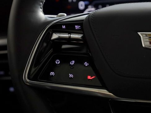 Used 2025 Cadillac Escalade V image 23