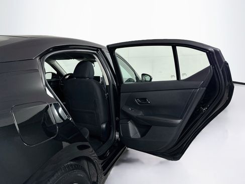 Used 2025 Nissan Sentra SV FWD image 28