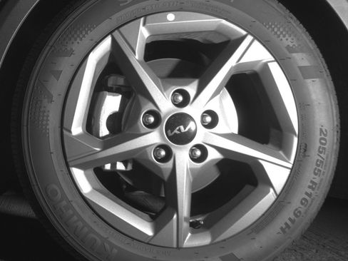 Used 2025 Kia K4 FWD image 12