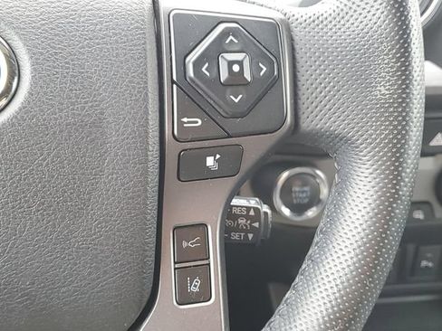 Used 2020 Toyota Tacoma TRD Off-Road w/ Technology Package AWD/4WD image 25