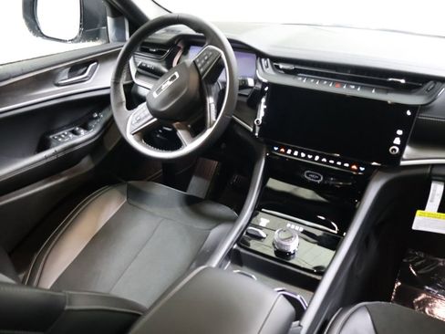 New 2026 Jeep Grand Cherokee Laredo image 16