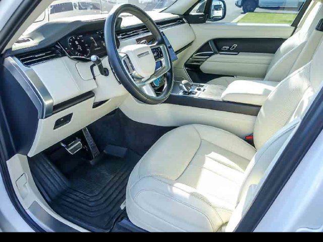 Used 2023 Land Rover Range Rover SE AWD/4WD image 12