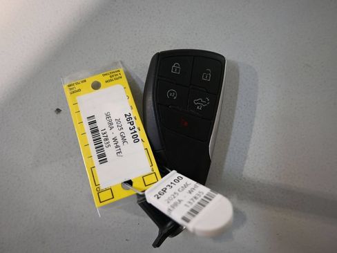 Used 2025 GMC Sierra 1500 SLT AWD/4WD image 11