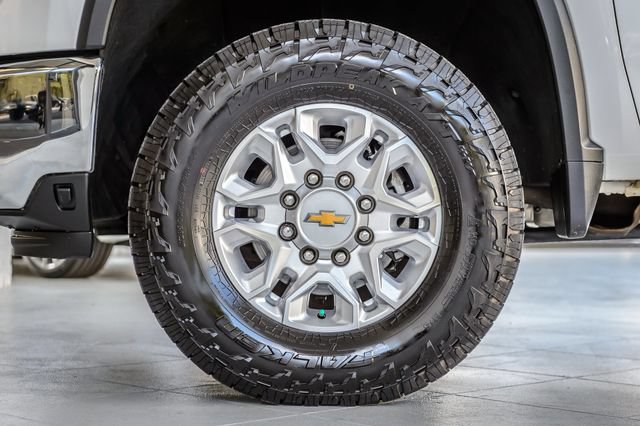 Used 2024 Chevrolet Silverado 2500 LTZ AWD/4WD image 13