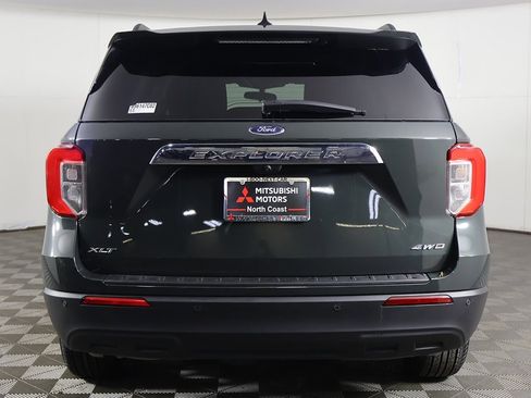 Used 2023 Ford Explorer XLT image 10