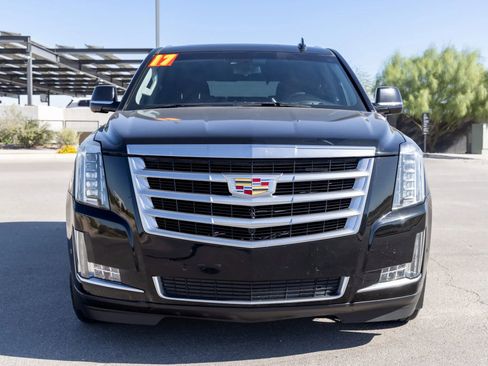 Used 2017 Cadillac Escalade Luxury image 8