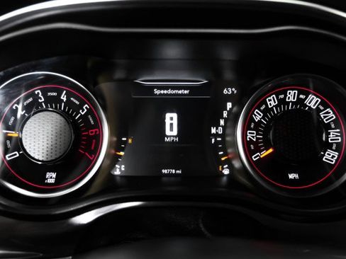 Used 2017 Dodge Challenger R/T image 11