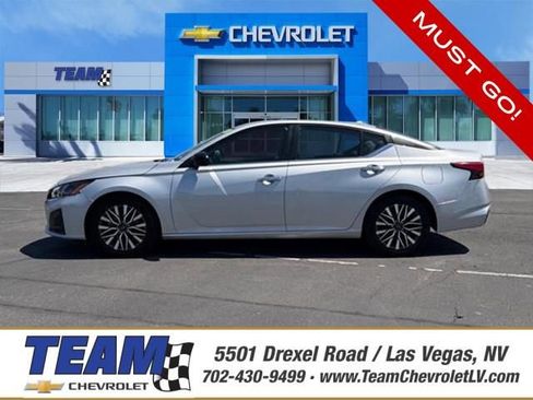 Used 2024 Nissan Altima 2.5 SV FWD image 1