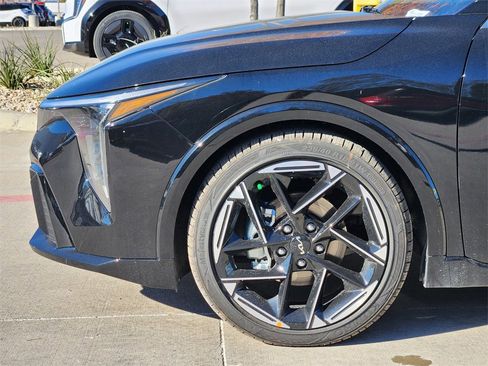 New 2025 Kia K4 GT-Line image 5