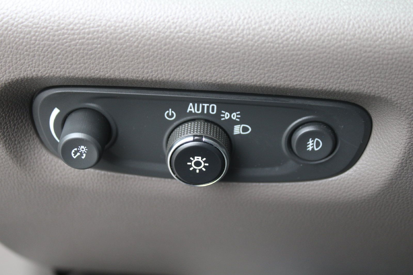 Used 2020 Chevrolet Traverse LT FWD image 29