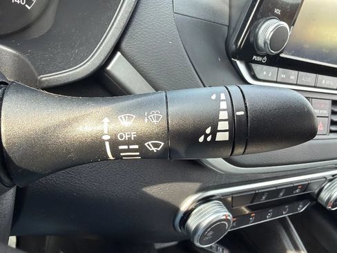 Used 2024 Nissan Altima 2.5 S FWD image 13