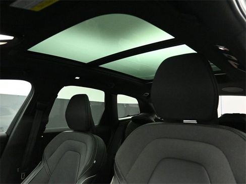 Used 2022 Volvo XC60 T8 R-Design w/ Advanced Package image 20