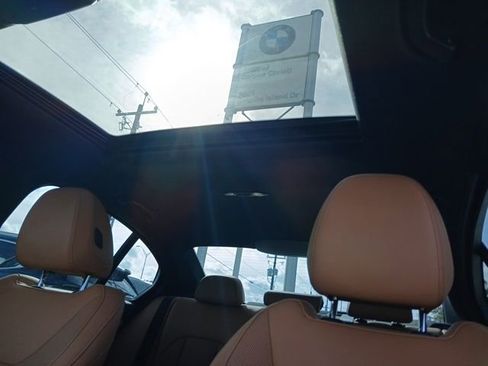 Used 2024 BMW 330i Sedan w/ Convenience Package RWD image 27