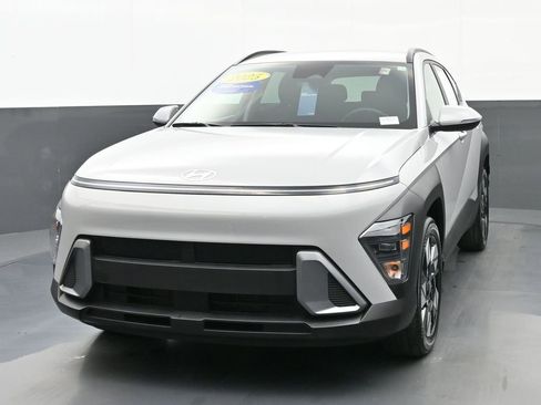 Certified 2025 Hyundai Kona SEL FWD image 8