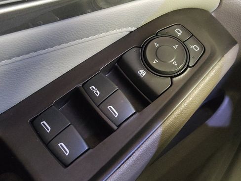 Used 2020 Chevrolet Traverse LT FWD image 27