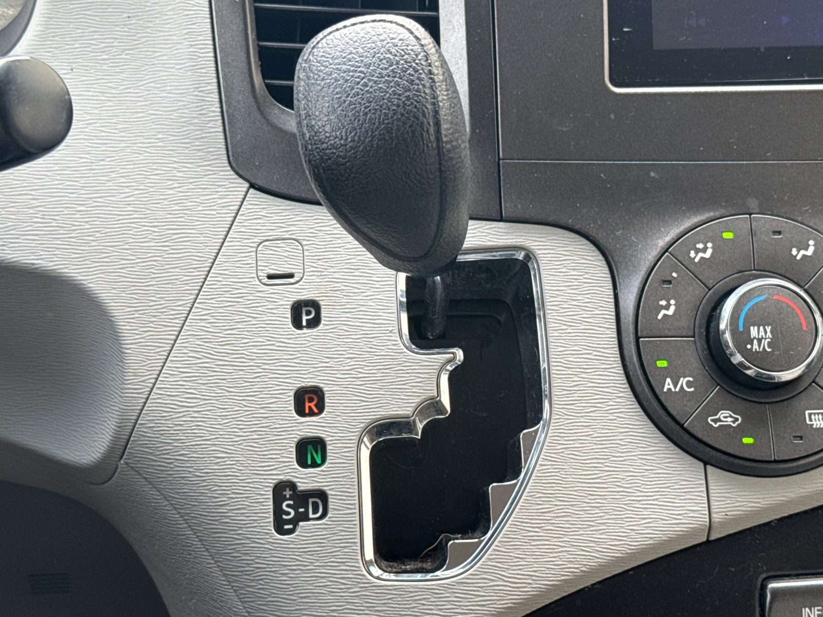 Used 2012 Toyota Sienna LE FWD image 20