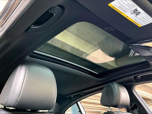 Used 2021 BMW 540i w/ Convenience Package image 13