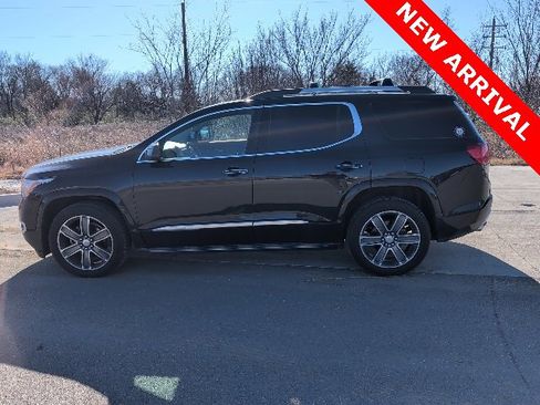 Used 2017 GMC Acadia Denali w/ Technology Package image 6