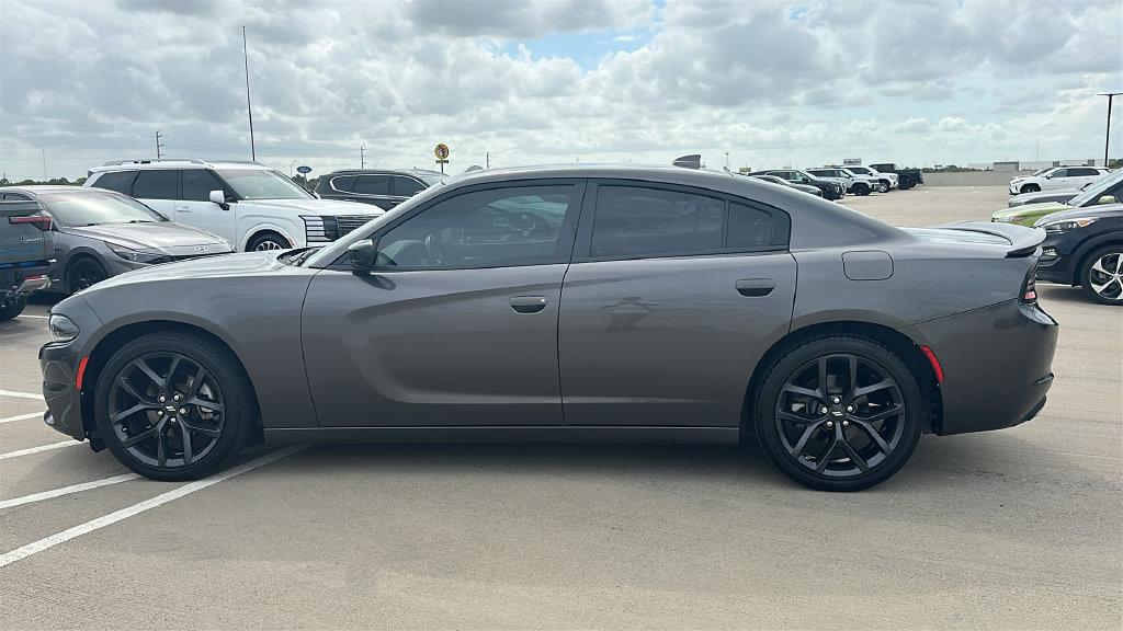 Used 2023 Dodge Charger SXT w/ Blacktop Package RWD image 9