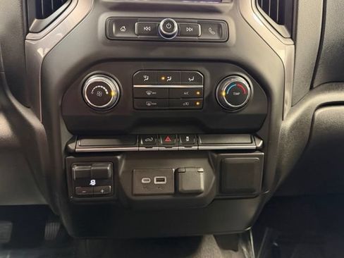 Used 2021 Chevrolet Silverado 1500 Custom AWD/4WD image 24