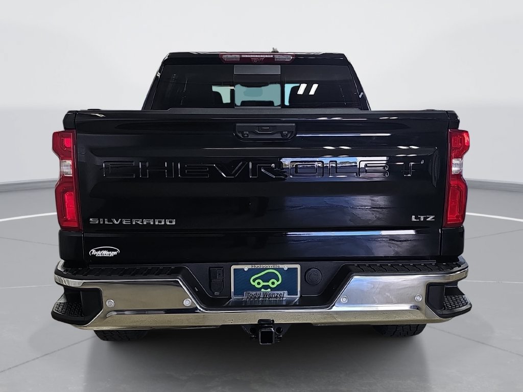 Certified 2022 Chevrolet Silverado 1500 LTZ w/ Technology Package AWD/4WD image 5