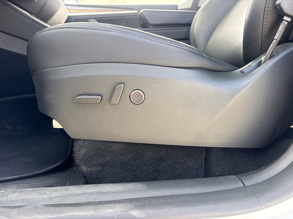 Used 2024 Tesla Model Y Performance AWD/4WD image 10